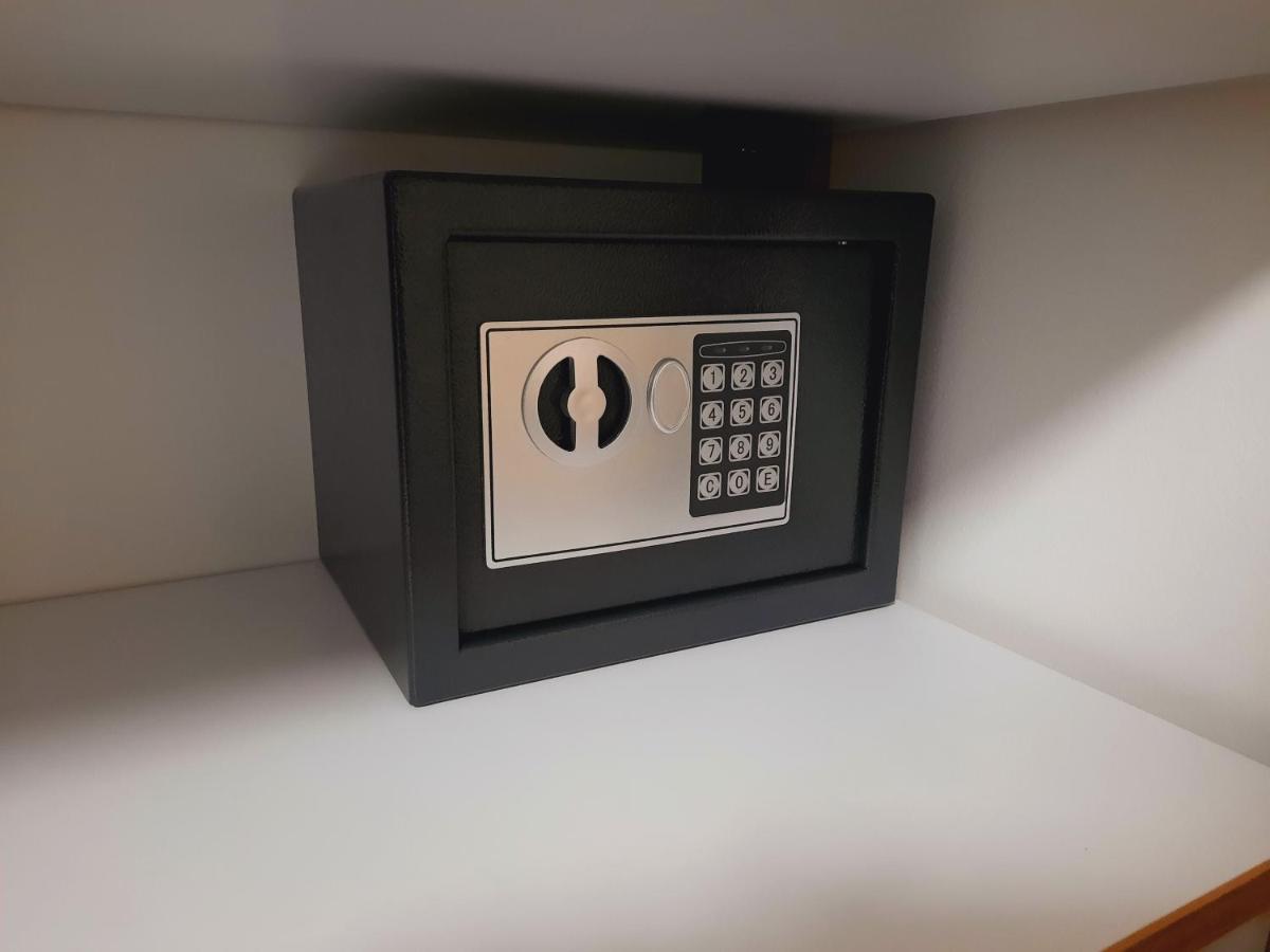 סרמסקה מיטרוביקה Apartman Kristal מראה חיצוני תמונה