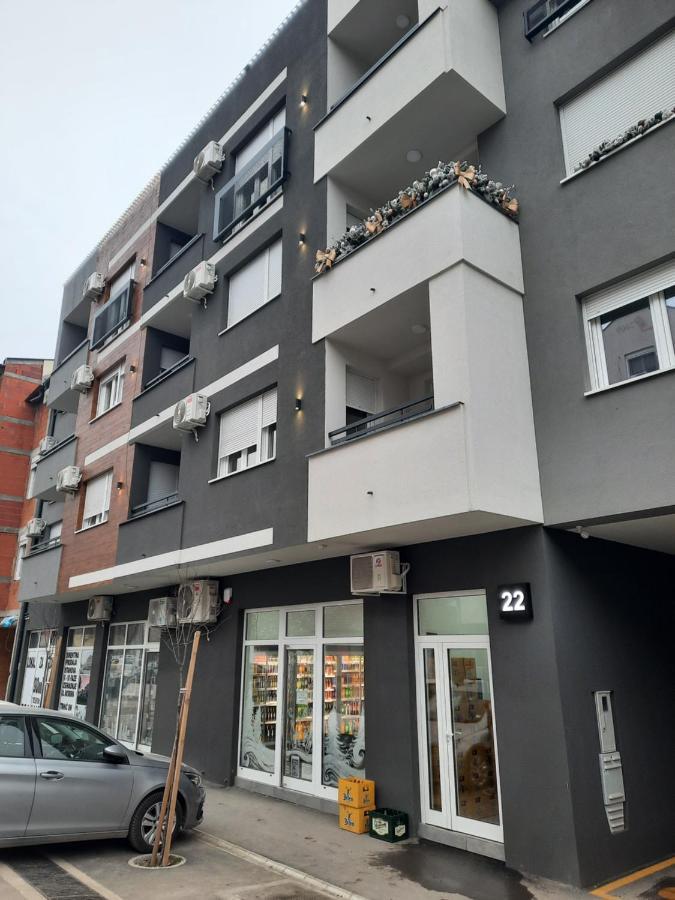סרמסקה מיטרוביקה Apartman Kristal מראה חיצוני תמונה
