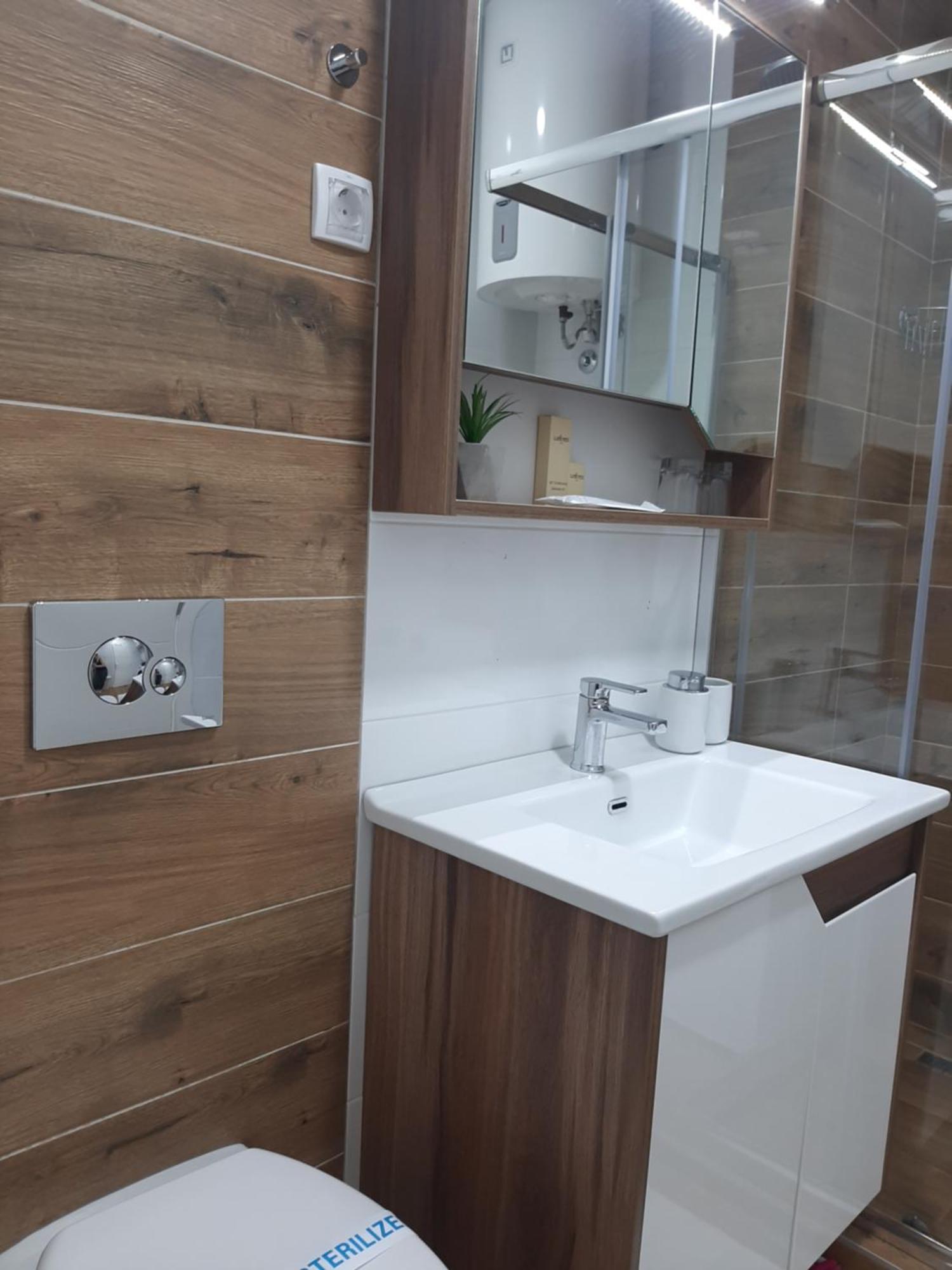 סרמסקה מיטרוביקה Apartman Kristal מראה חיצוני תמונה