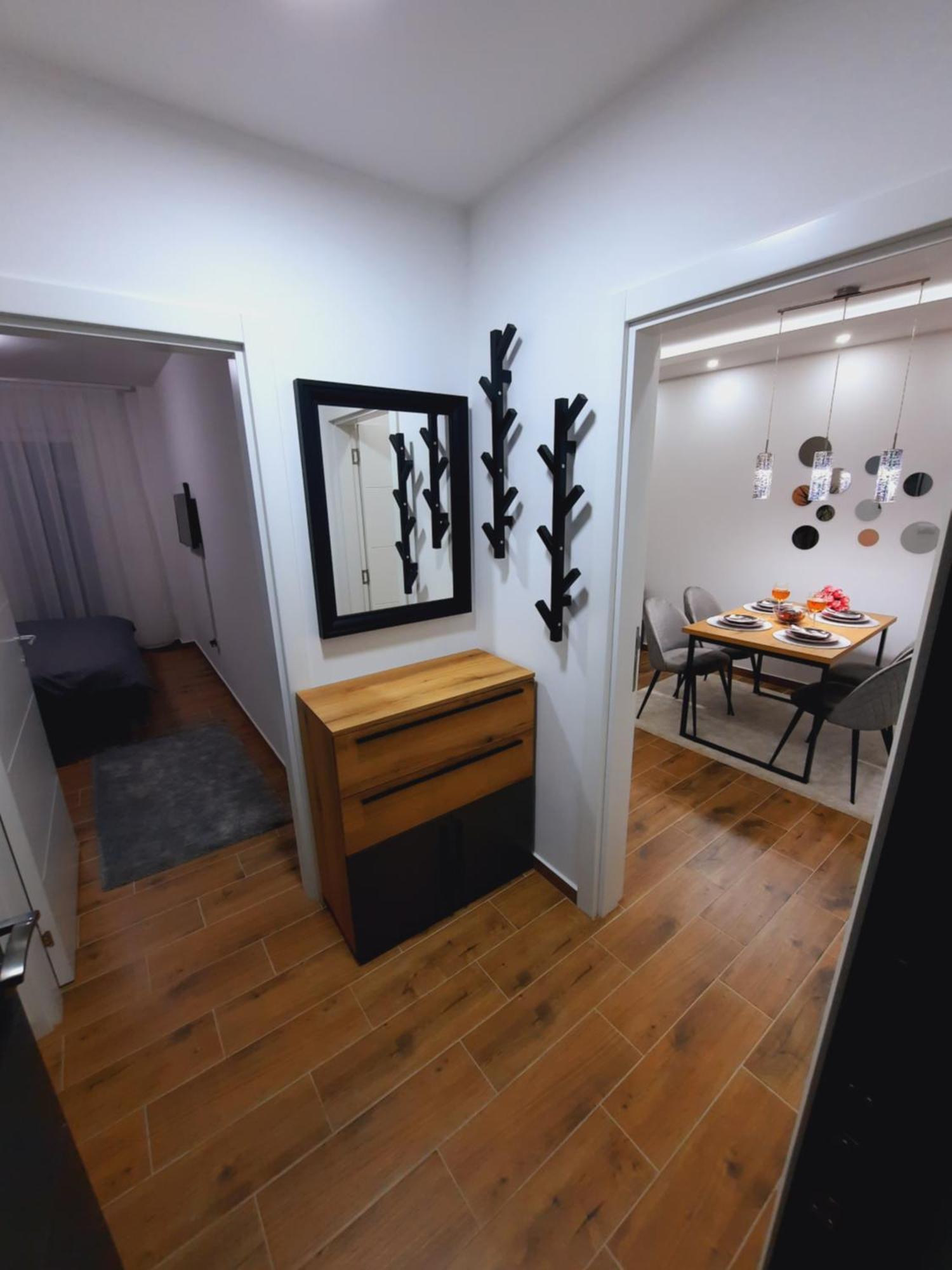 סרמסקה מיטרוביקה Apartman Kristal מראה חיצוני תמונה